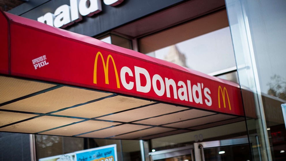 Featured image for McDonald's Ditches Self-Serve Soft Drinks