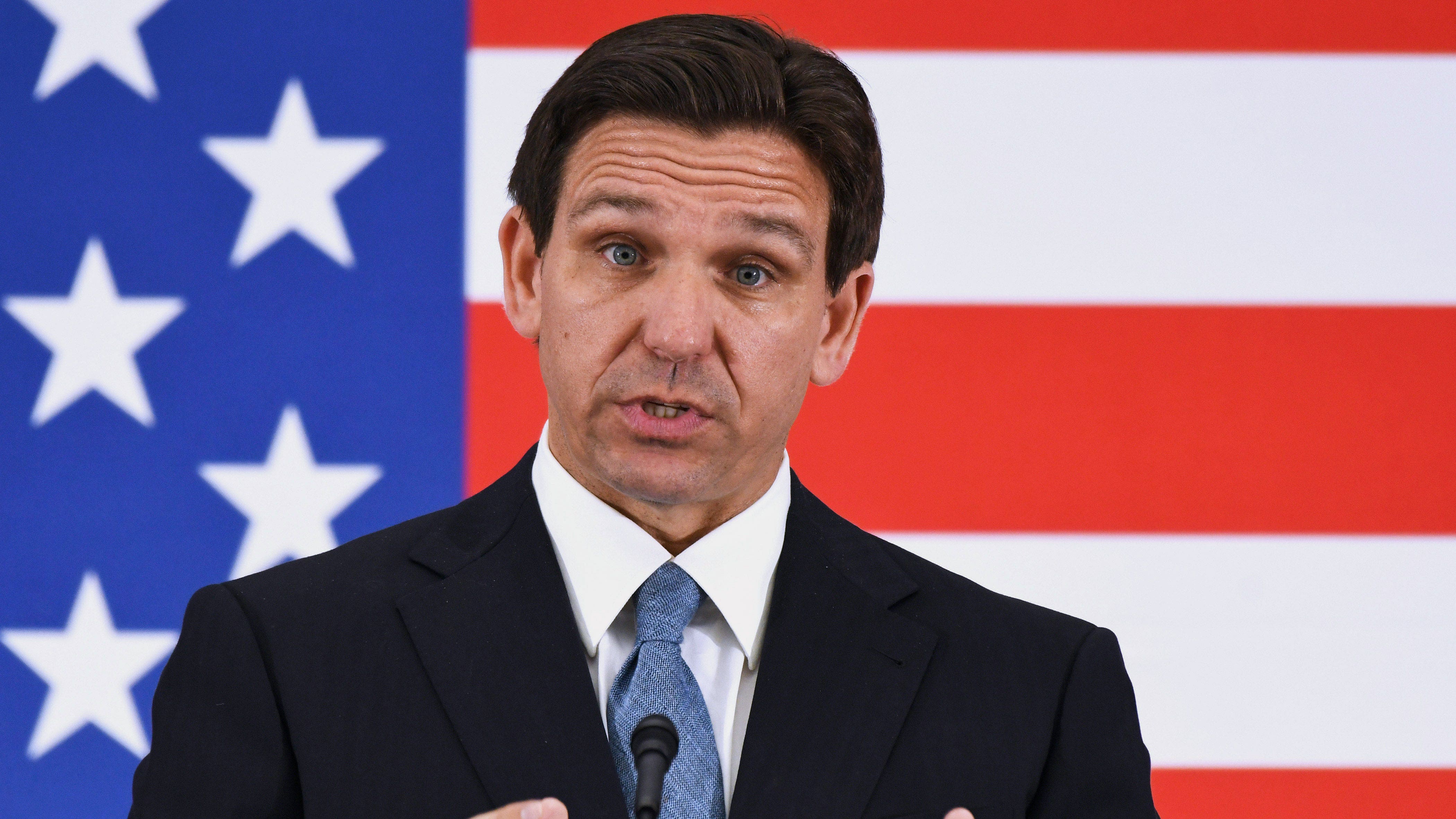 Featured image for "High-profile Departures and Disarray: DeSantis PAC Faces Challenges Ahead of Iowa Caucus"