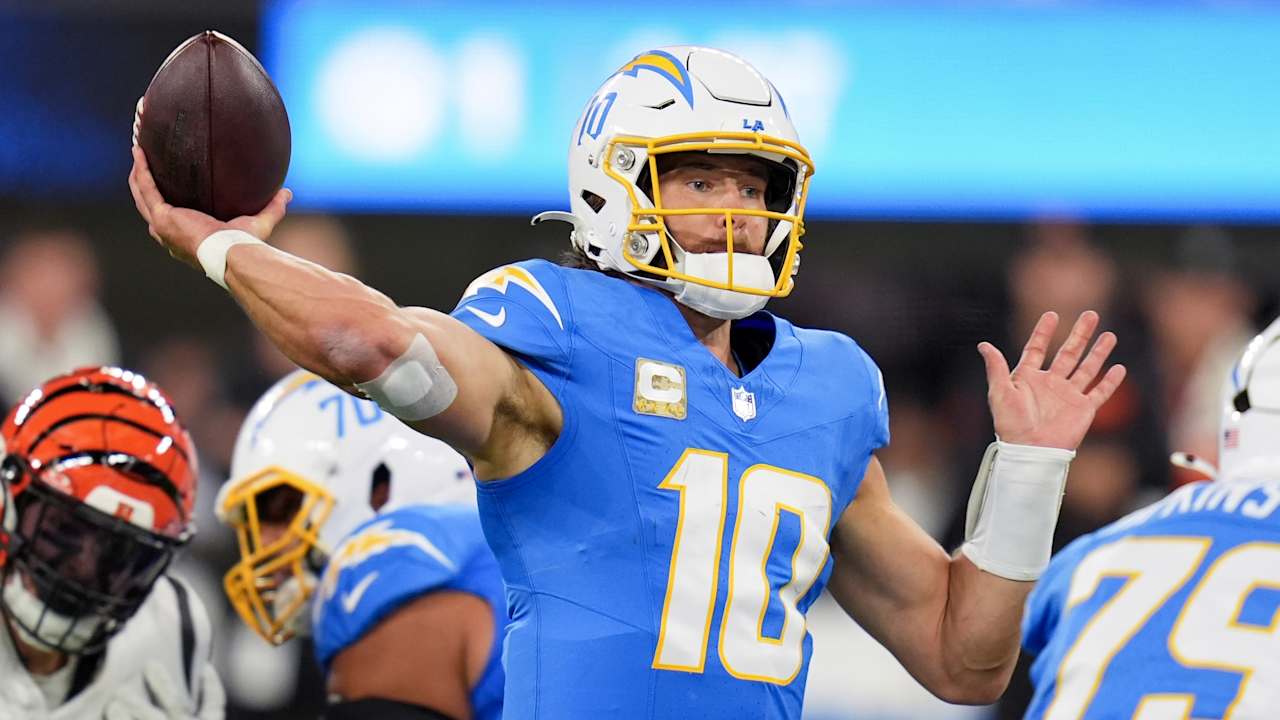 Fantasy Football Week 12: Start 'Em, Sit 'Em Guide for Key Positions