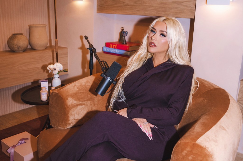 Featured image for Christina Aguilera Opens Up About Her Sex Life and Losing Her Virginity