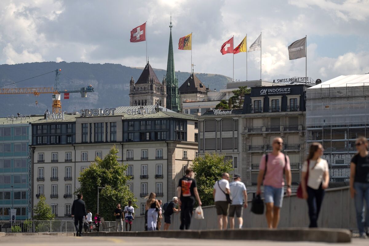 Switzerland Faces High U.S. Tariffs, Seeks Negotiation