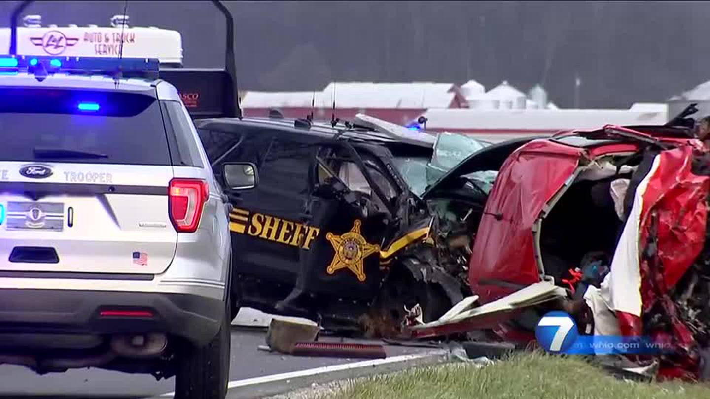 Featured image for Tragic Head-On Crash Claims Lives of Deputy and Local Resident, Community Mourns