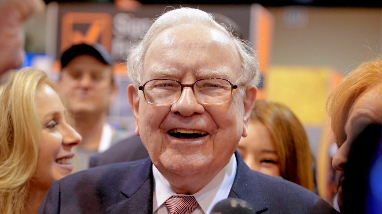 Featured image for Warren Buffett's Investment Focus Shifts to Japan