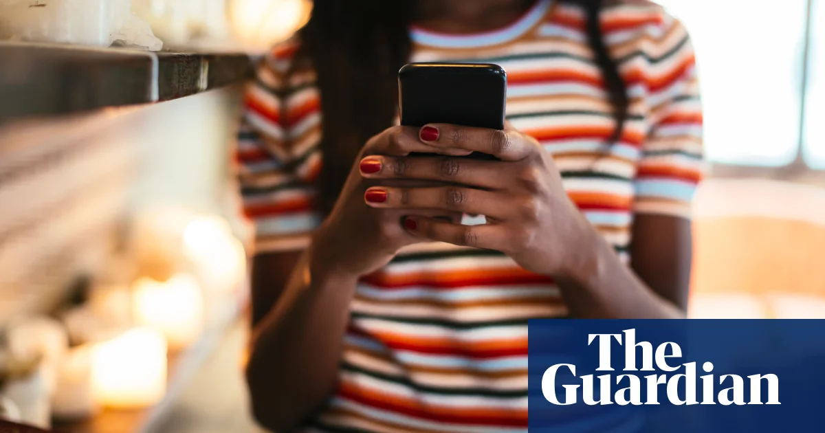 Featured image for Text Abbreviations May Undermine Your Sincerity, Study Reveals