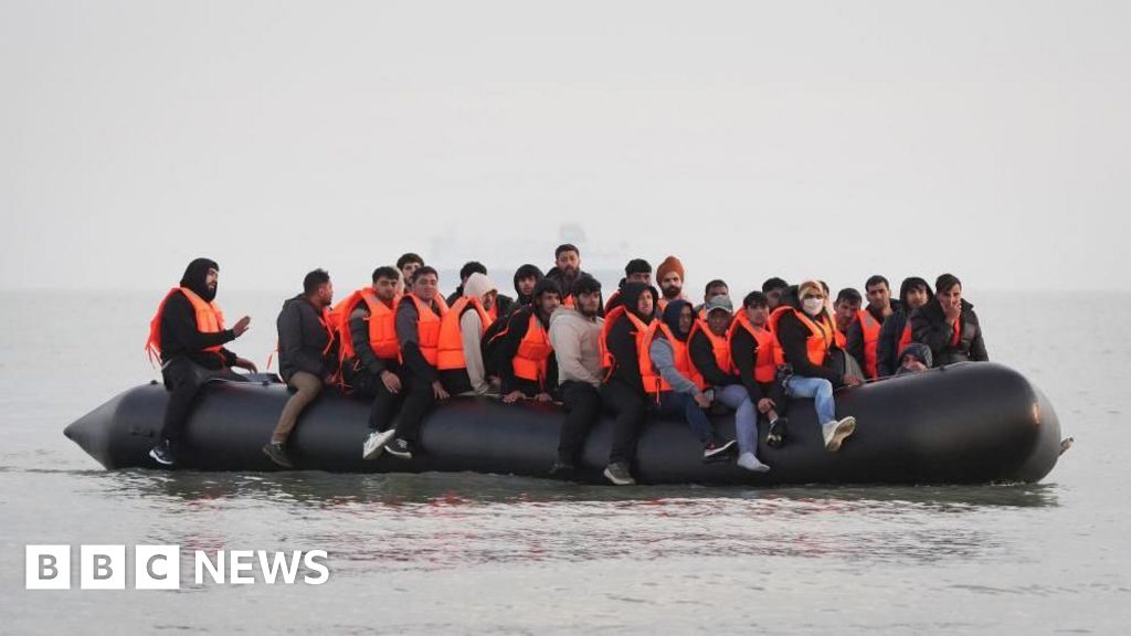 Featured image for UK-France migrant deal faces legal and political challenges amid rising crossings