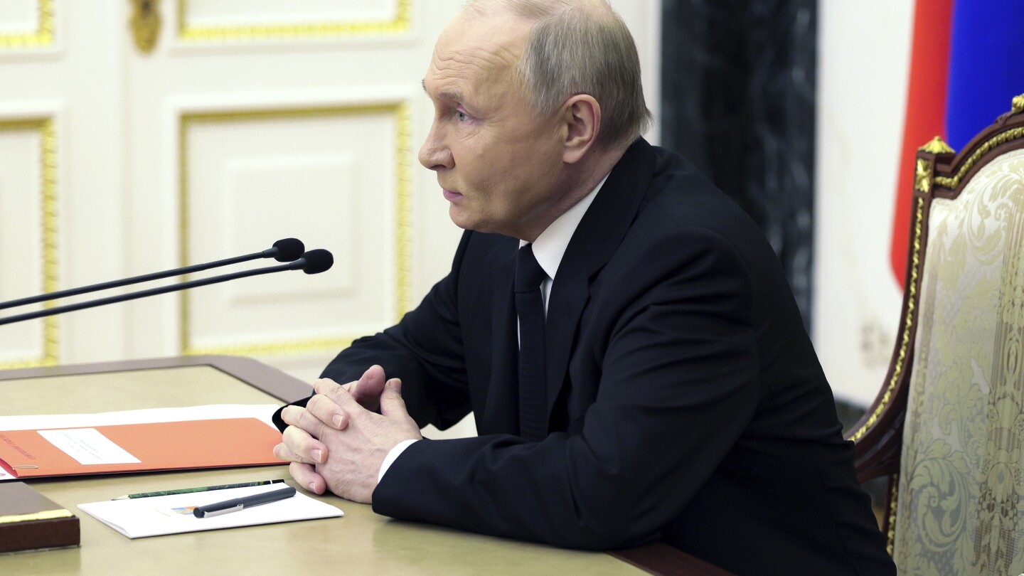 "Kremlin Considers 2022 Draft Document as Basis for Future Ukraine Peace Talks"