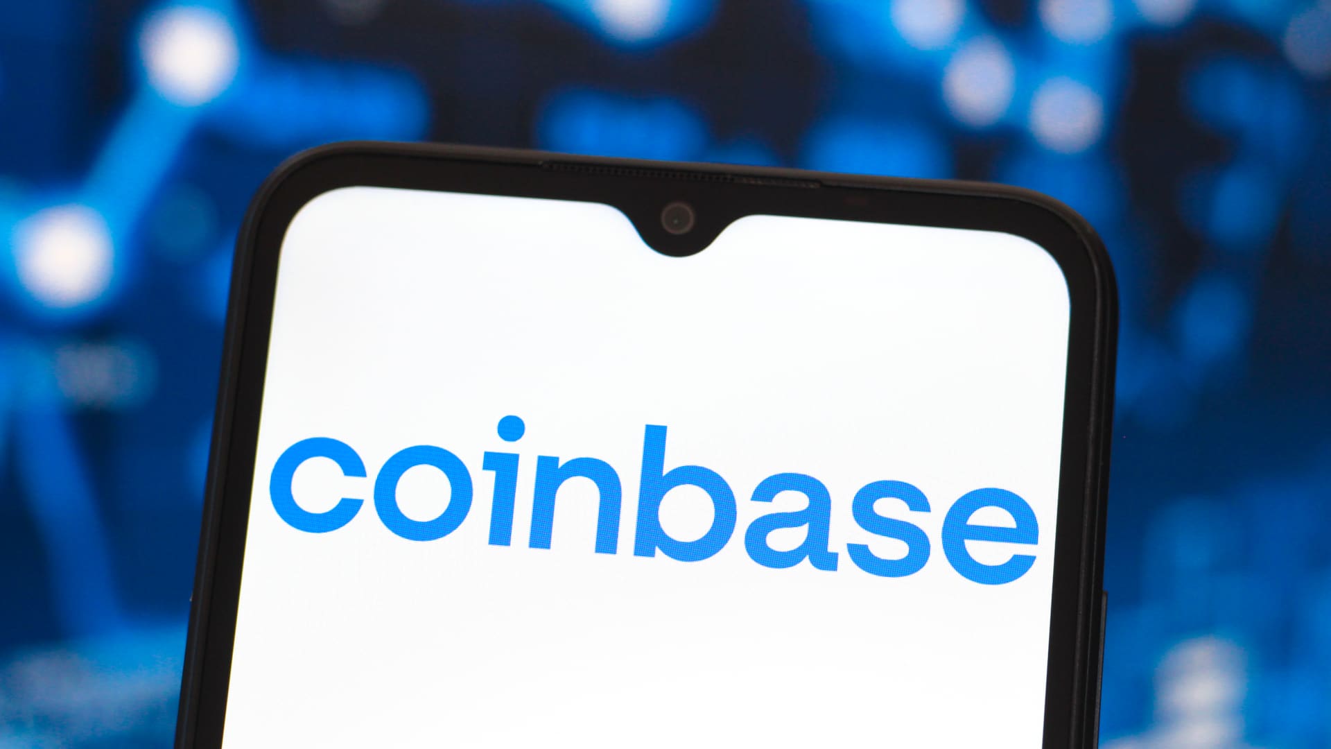 Featured image for Coinbase Shares Surge on Strong Q3 Earnings and Trading Volumes