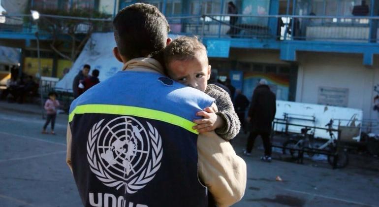 "UN Aid Reaches Northern Gaza via New Land Route from Israel"