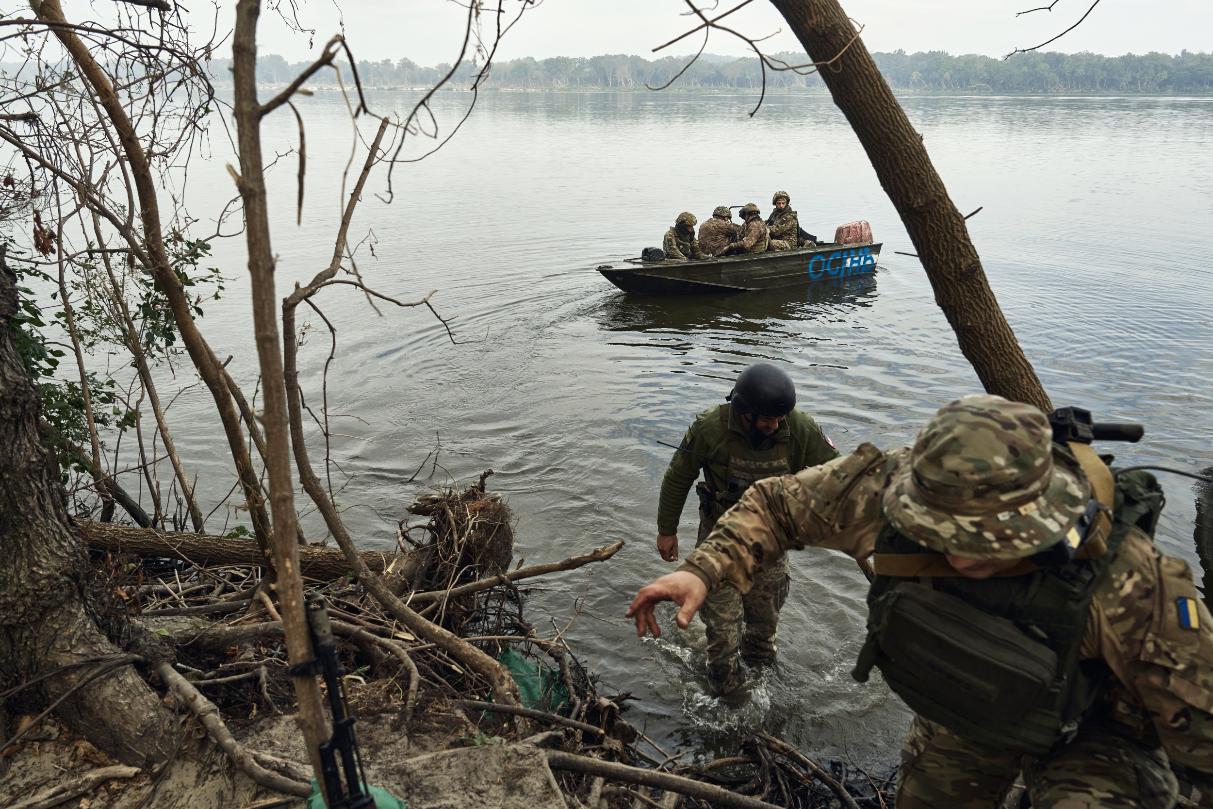 Russia's Elite Airborne Division Faces Devastating Losses in Ukraine's Dnipro Bridgehead