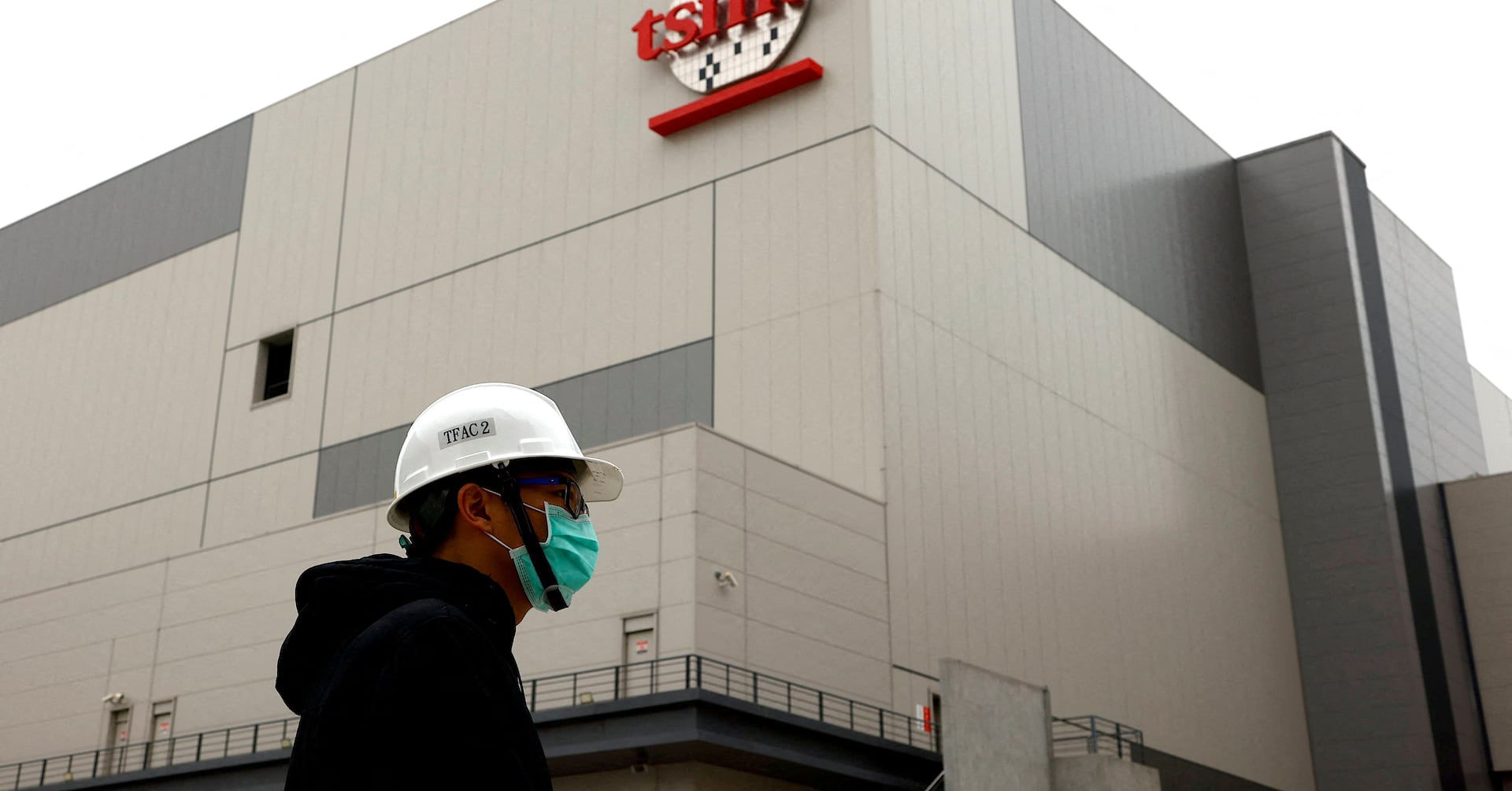 Taiwan Earthquake Disrupts Chip Output and Supply Chain, Dozens Rescued but Many Still Cut Off