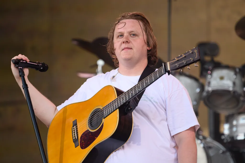 Featured image for Lewis Capaldi Overcomes Tourette's and Vocal Struggles with Help from Glastonbury Crowd