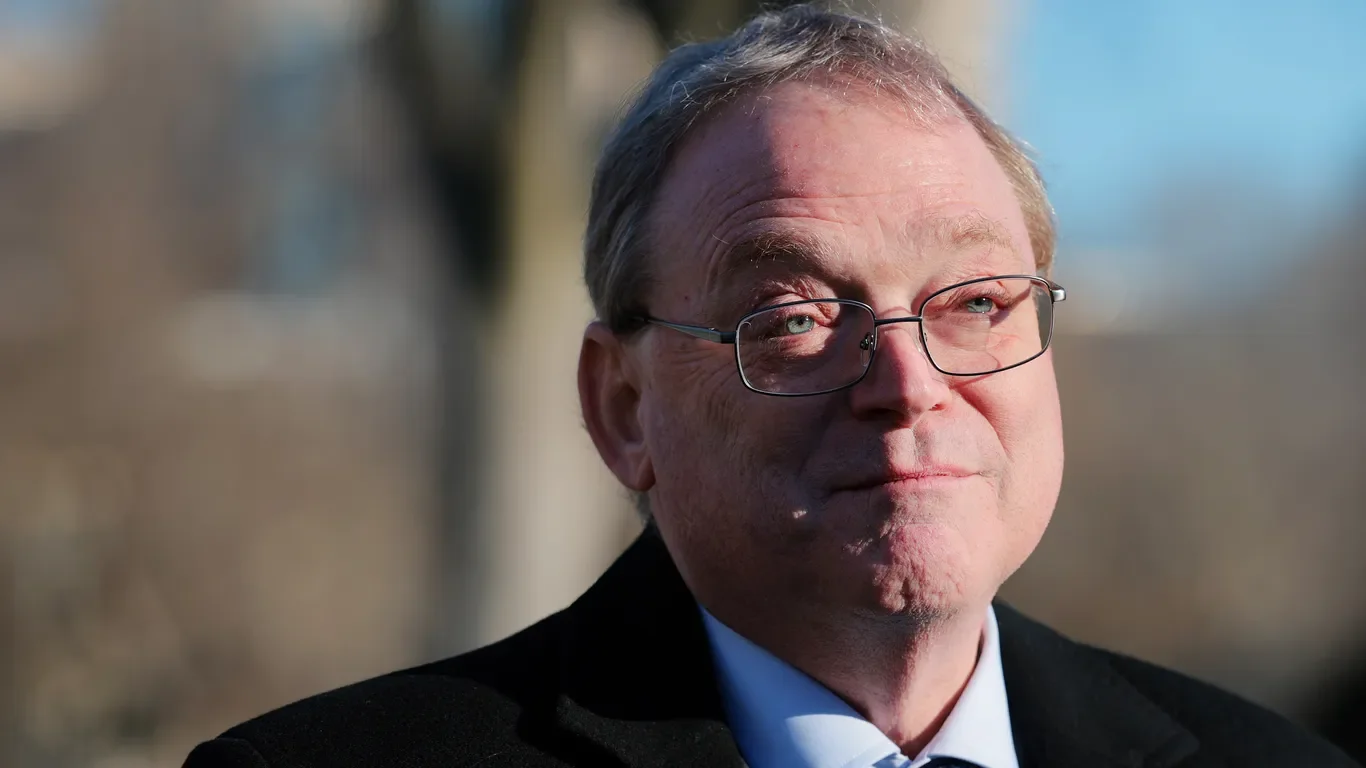 Trump Adviser Calls NY Fed Tariff Study Embarrassing, Urges Authors Be Disciplined