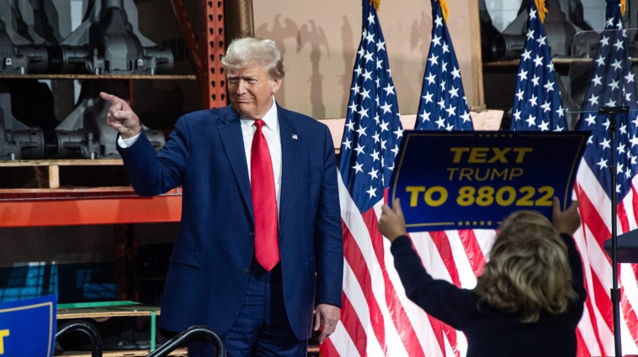 "Trump Dominates Iowa Poll, Haley and DeSantis Tied for Second"