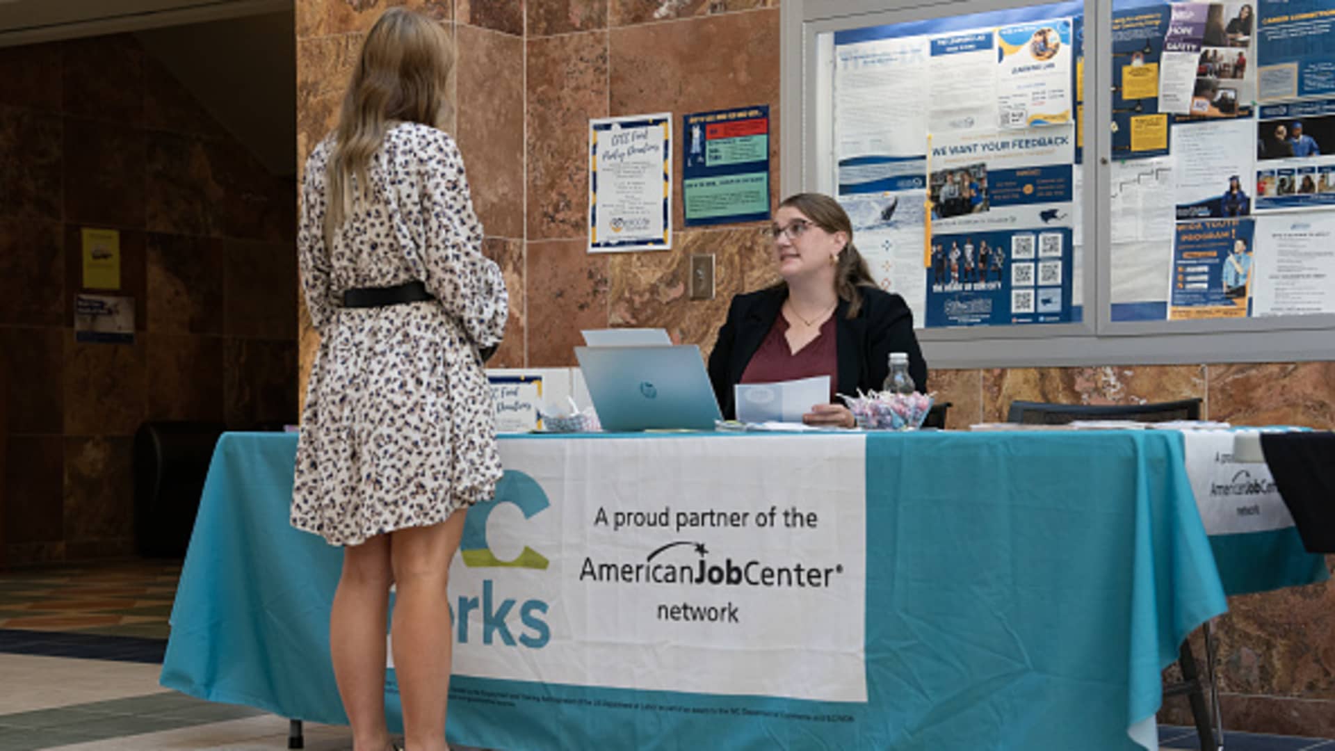 Featured image for "U.S. Jobless Claims Tick Up to 207,000 in Weekly Report"