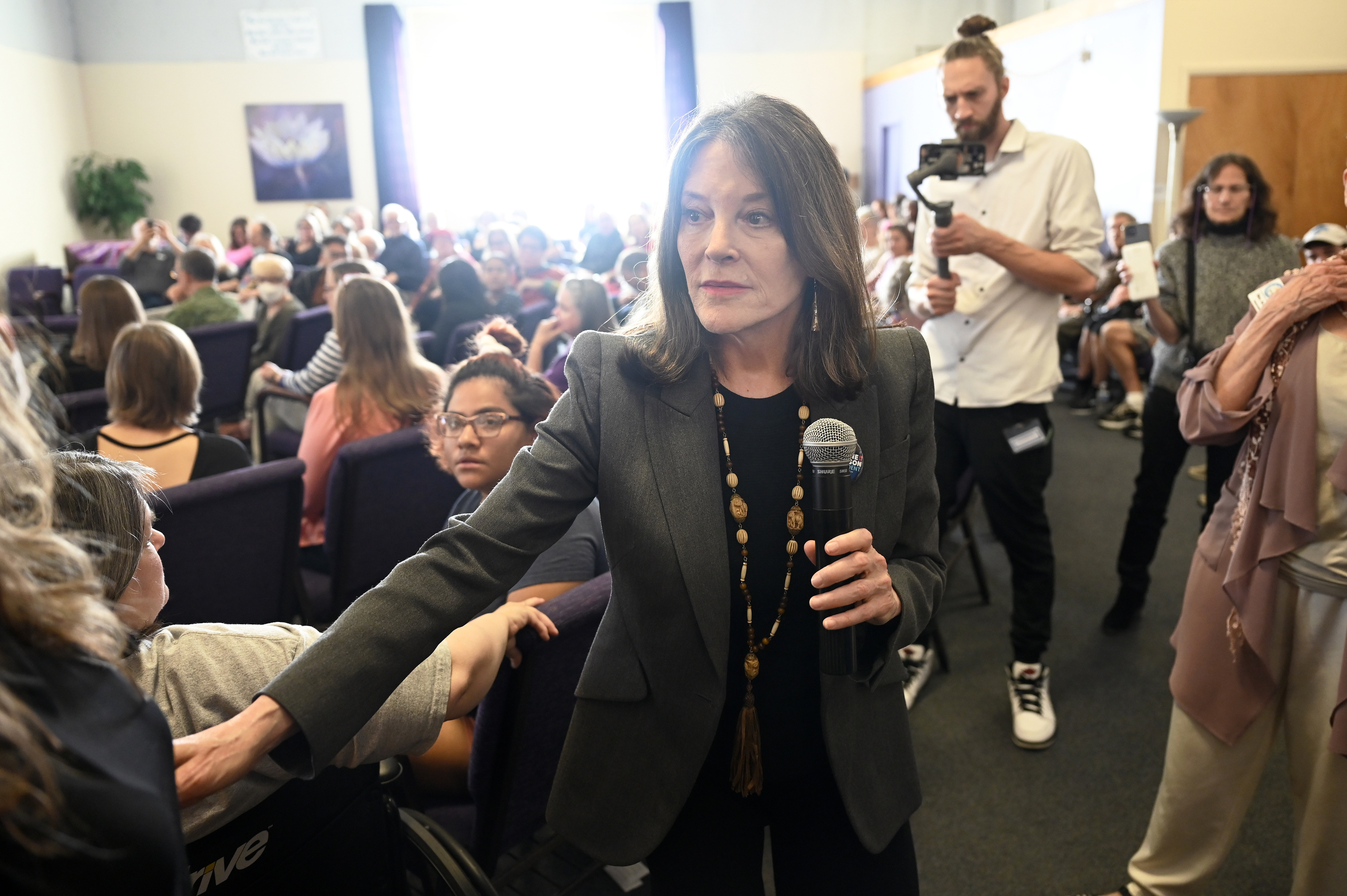 Featured image for "Marianne Williamson Ends Long-Shot 2024 Presidential Bid"