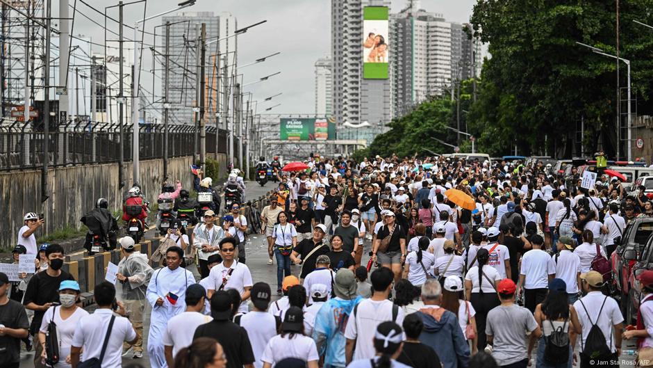 Featured image for Mass Protests Erupt in Manila Over Flood Control Corruption