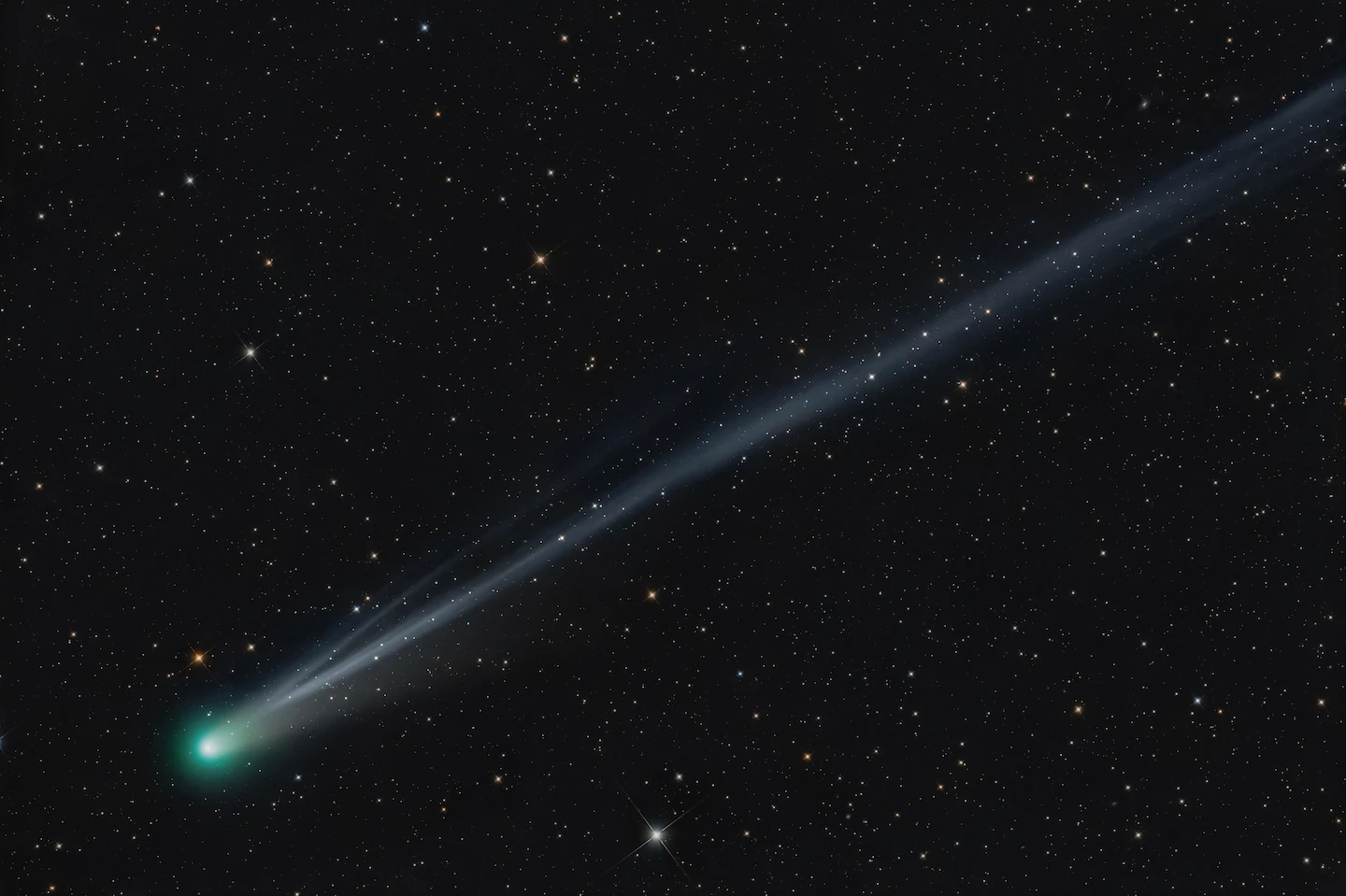 Featured image for Guide to Viewing Two Bright Comets This October