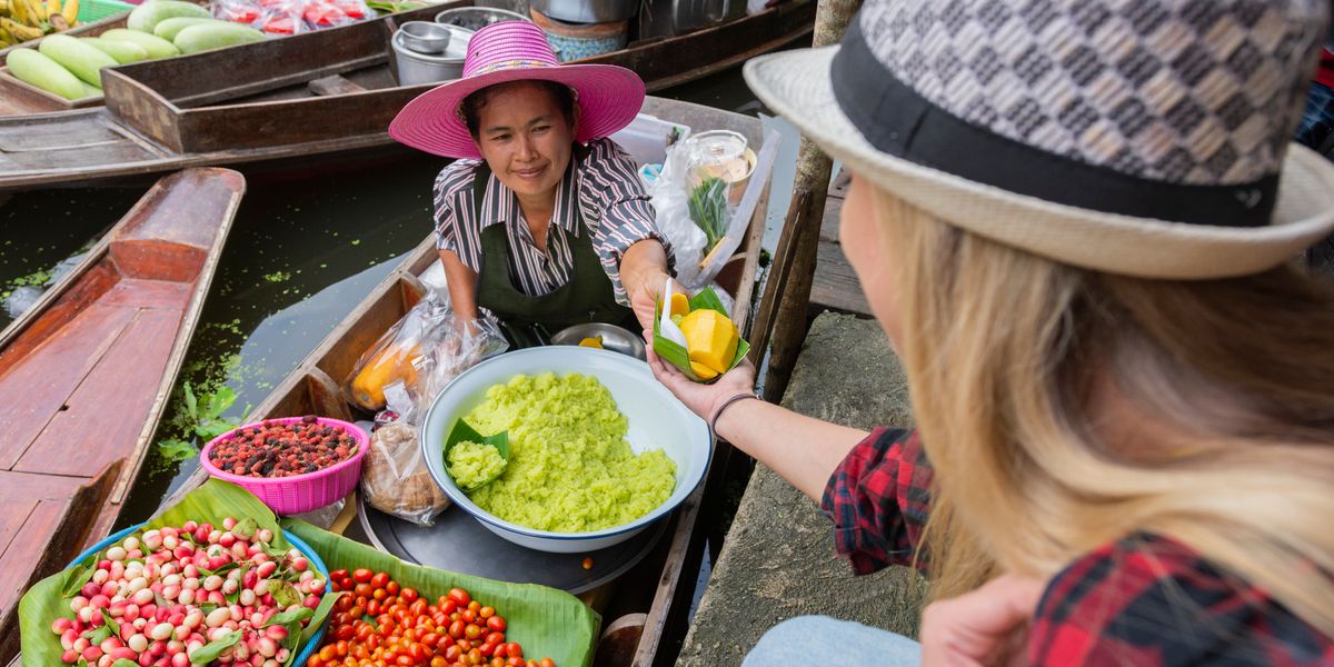 The Forbidden Food and Drink for Traveling Abroad, According to Food Experts