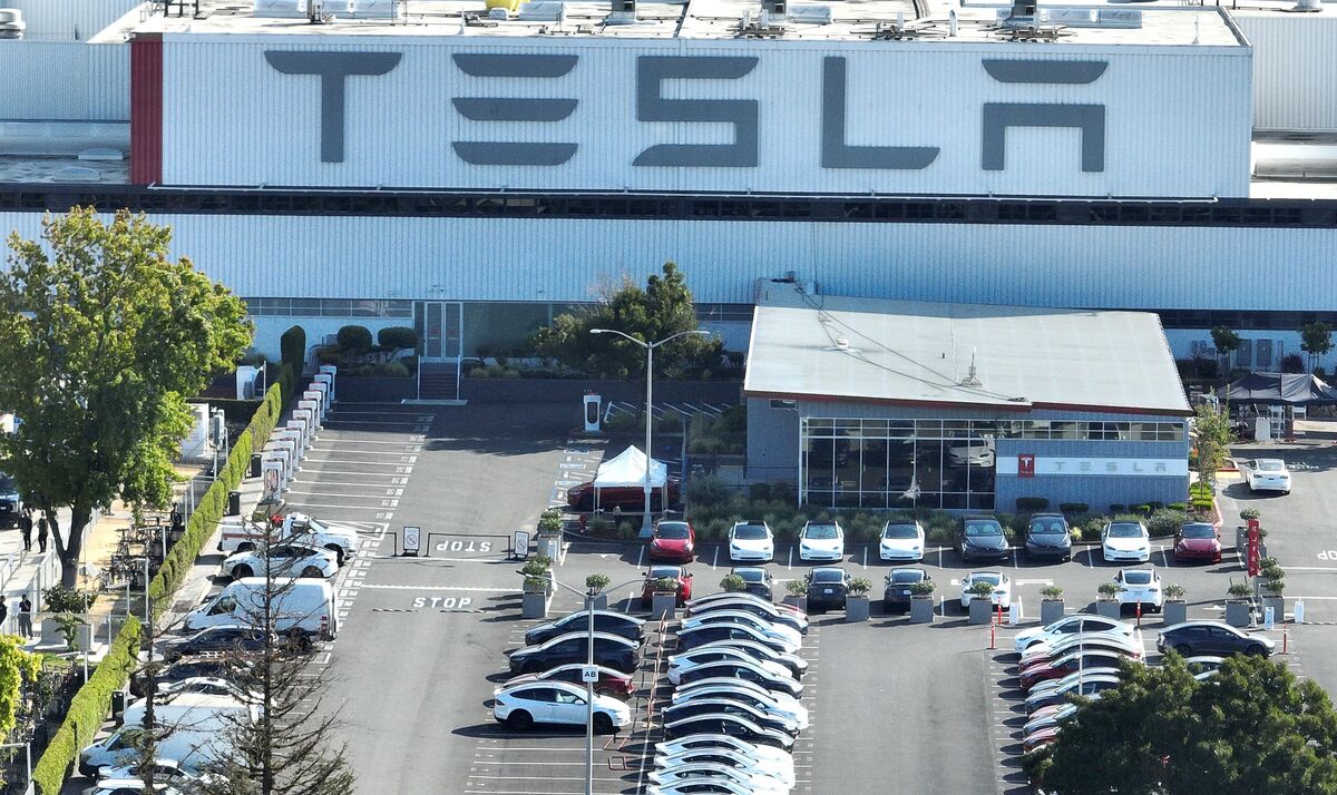 Featured image for "Tesla Increases Pay for US Factory Workers Amid Unionization Efforts"