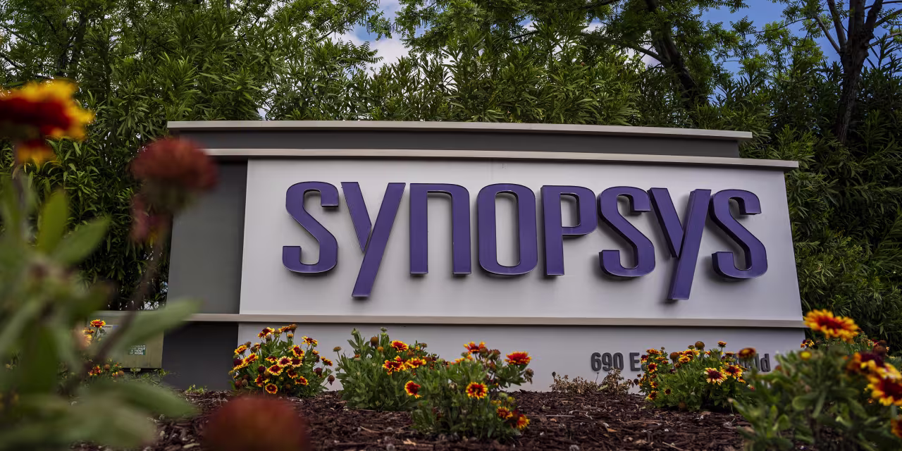 Featured image for Synopsys Stock Declines Amid Earnings and Forecast Concerns