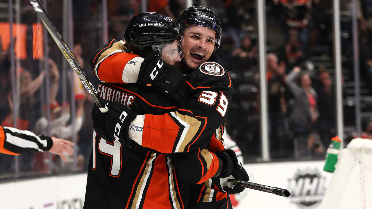 Featured image for "Oilers Boost Forward Lineup with Henrique and Carrick Trade"