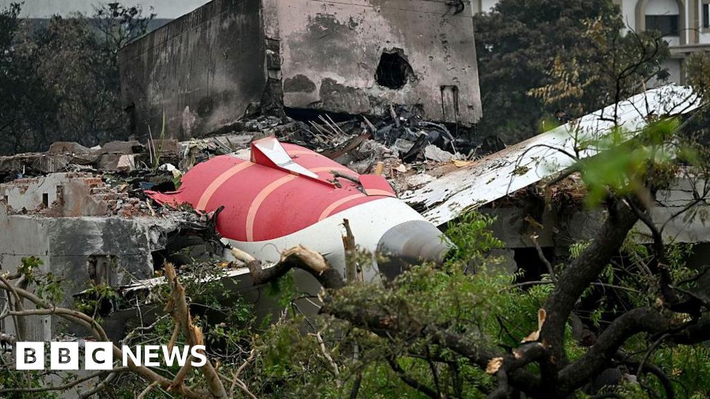 Featured image for Victims' Families Sue Boeing and Honeywell Over Air India Crash