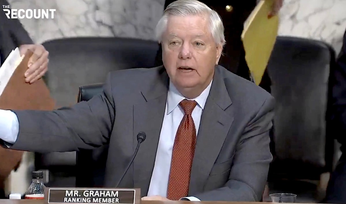 "House floor erupts in chaos as Democrat rejects MAGA agenda"
