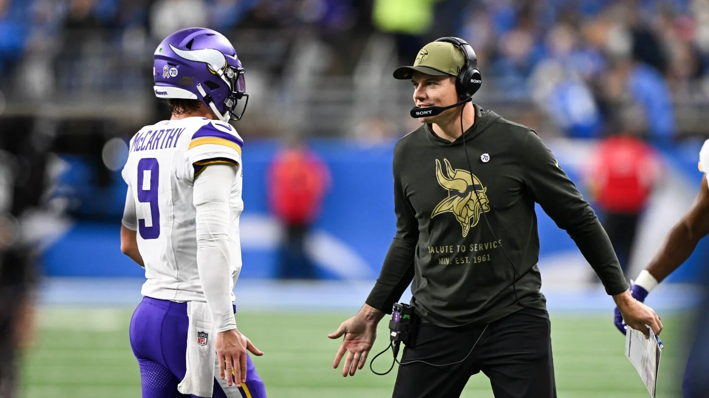 Vikings bank on QB depth after signing Wentz and Murray