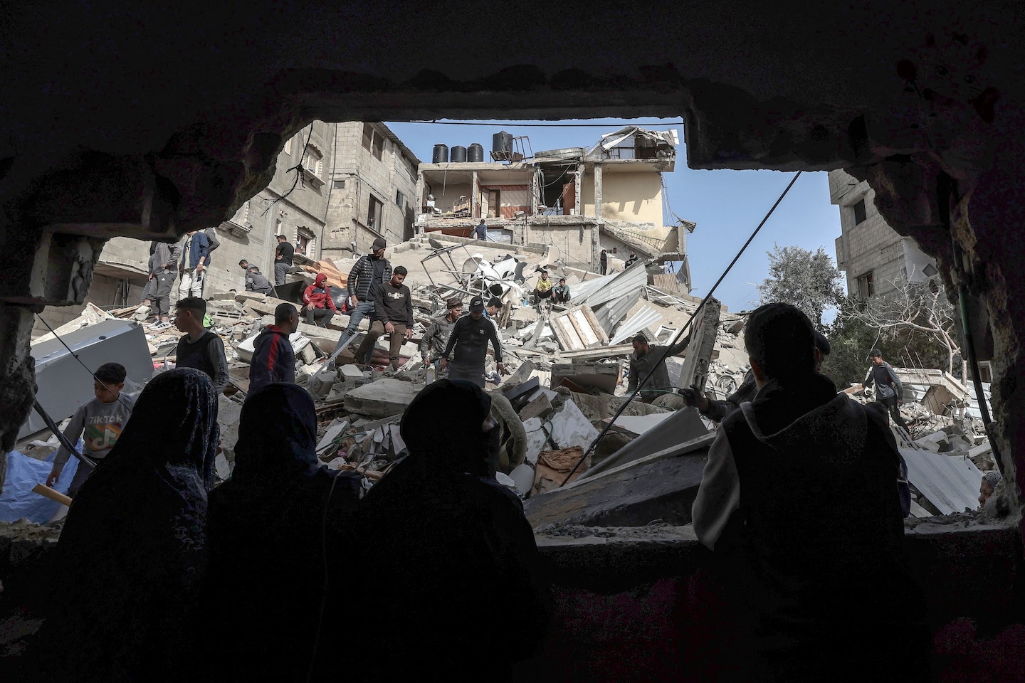 "ICJ Orders Israel to Provide Humanitarian Aid to Gaza to Prevent Famine"