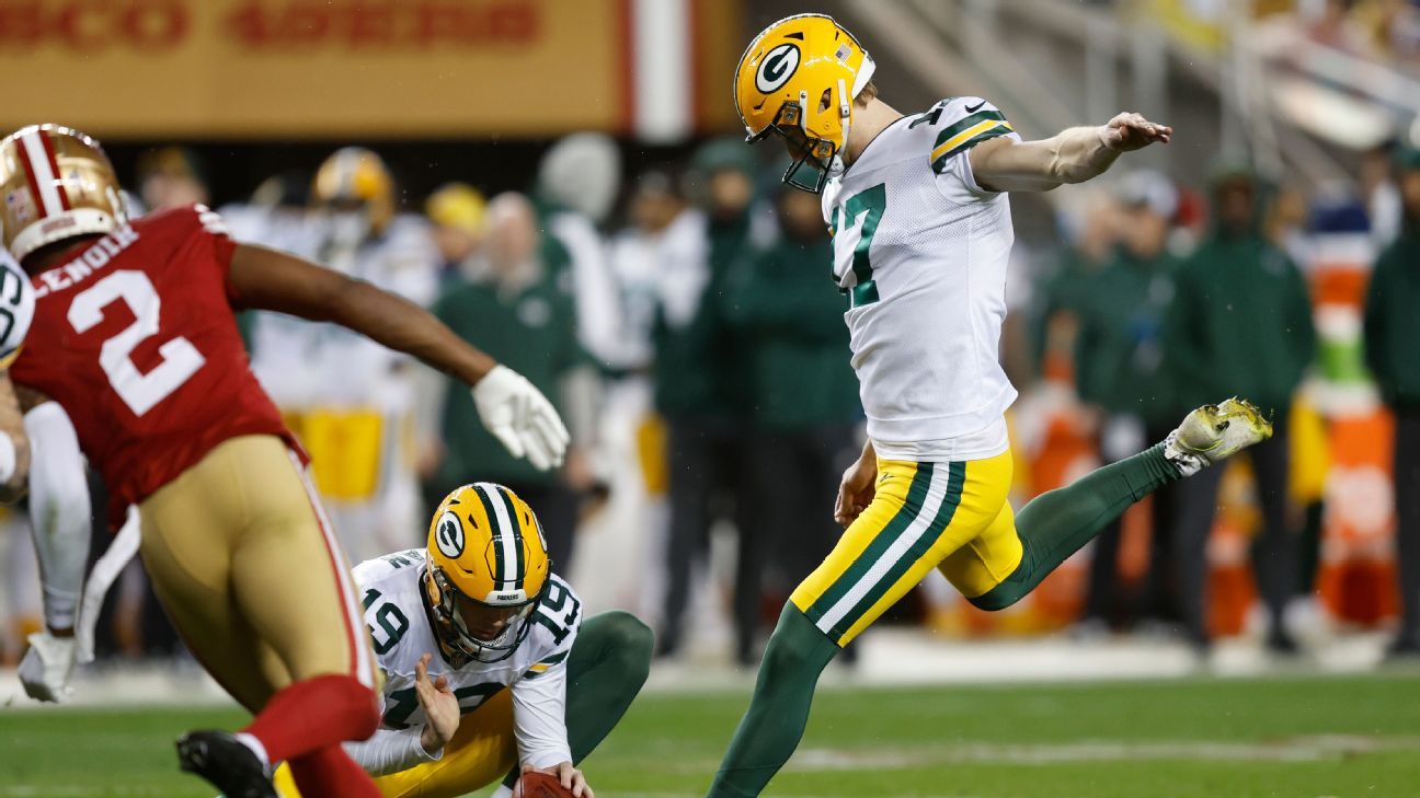 Featured image for "Packers' Regret: Missed Chances Against Niners, Including Carlson's Kick"