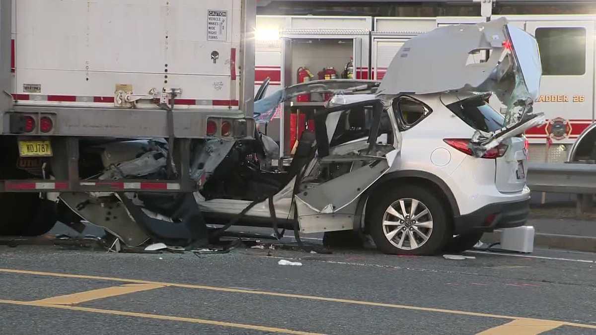 Featured image for Fatal Tractor-Trailer Crash Claims Driver's Life in Foxborough