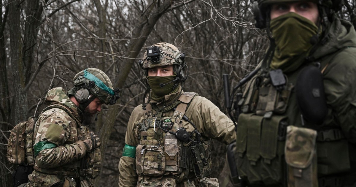 The Battle for Bakhmut: Ukraine's Refusal to Retreat Despite Russian Attacks.