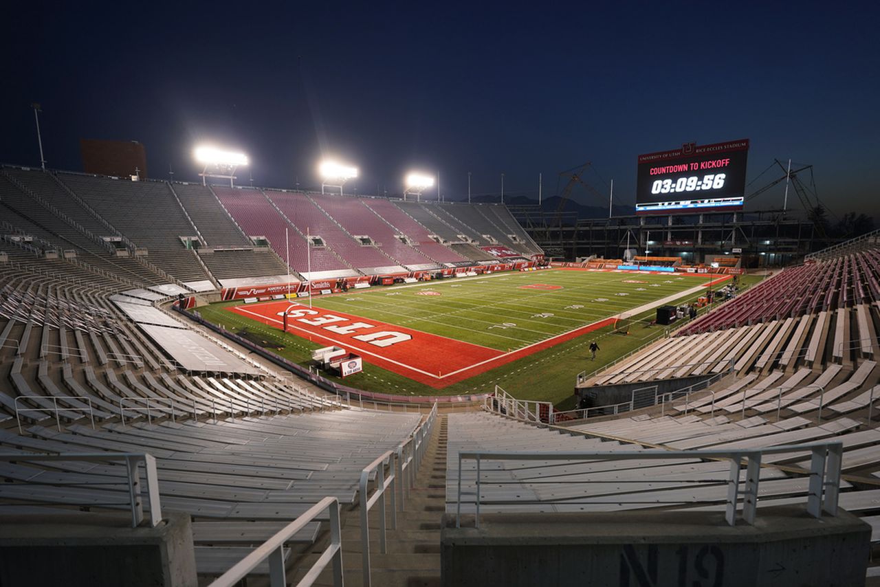 "Oregon Ducks dominate Utah Utes in thrilling showdown"