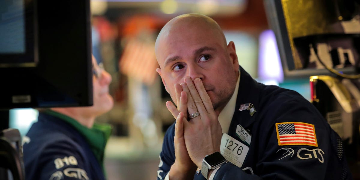 "Analyzing the Potential 23% Stock Market Crash in 2024: Identifying the 3 Major Risks"