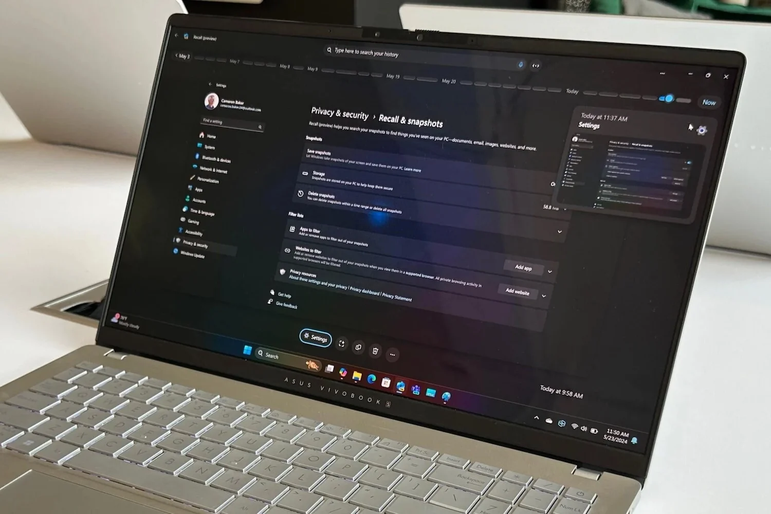 Featured image for Microsoft Recall AI: Privacy Concerns Over Sensitive Data Screenshots
