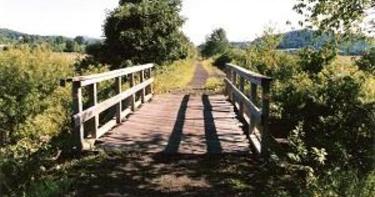 "Manhunt underway in Vermont after woman fatally shot on popular trail"