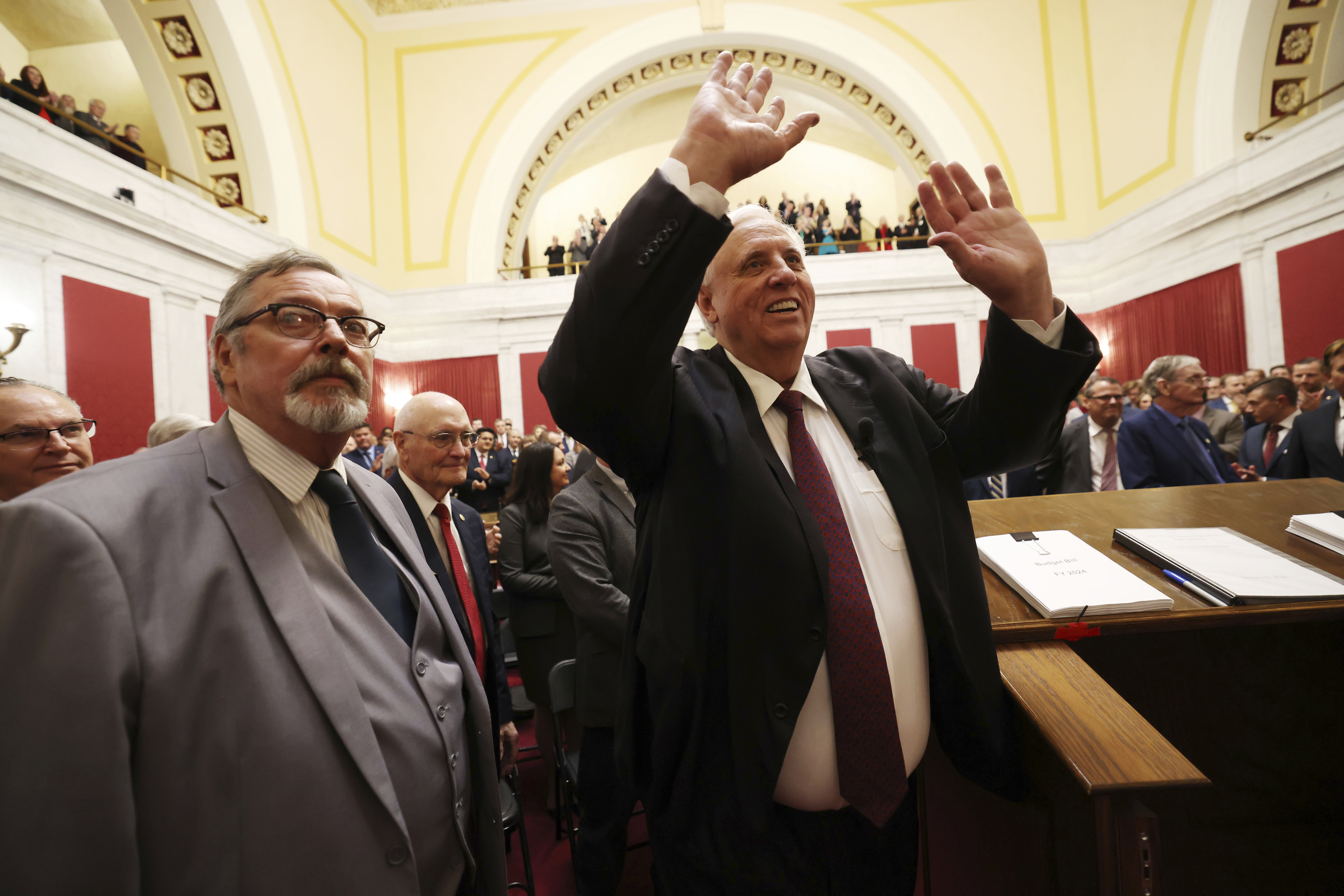 Featured image for West Virginia Governor Jim Justice to Challenge Democratic Senator Manchin in 2024 Senate Race.