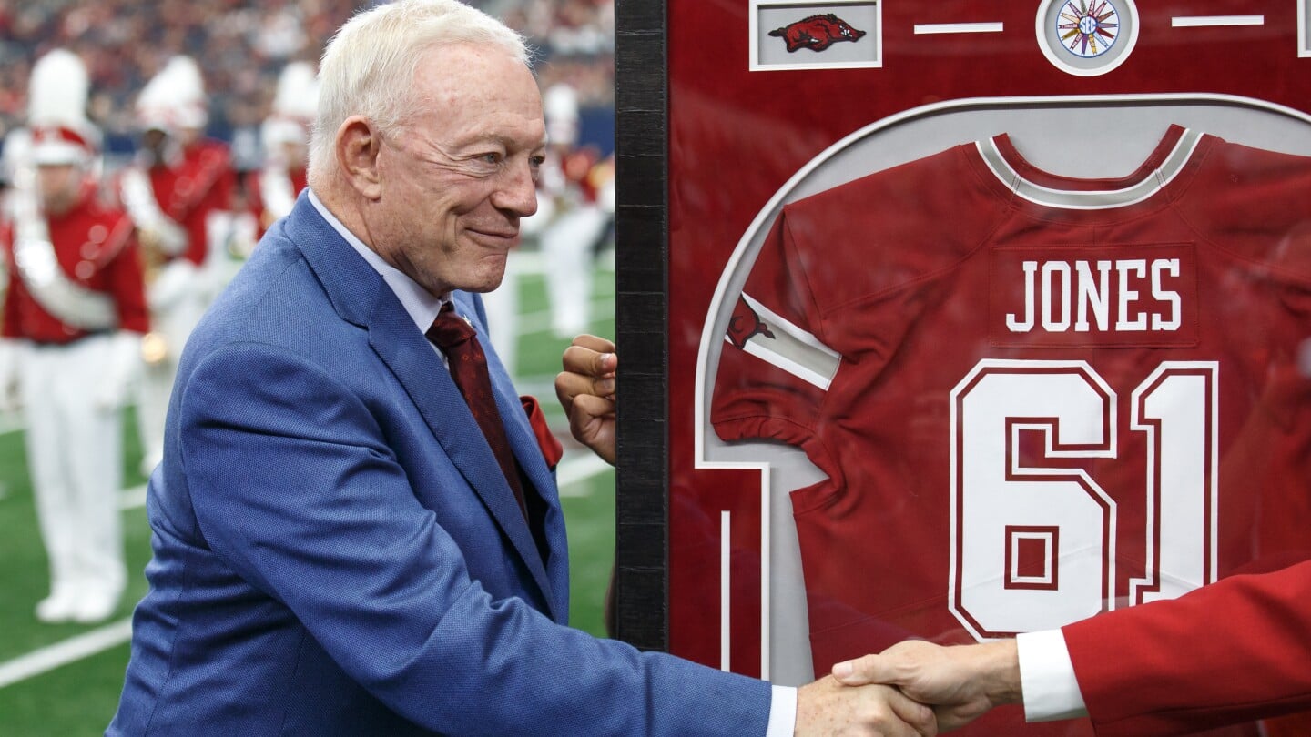 Featured image for "Jerry Jones' Influence Lands John Calipari as Arkansas Head Coach, Kentucky Seeks Replacement"