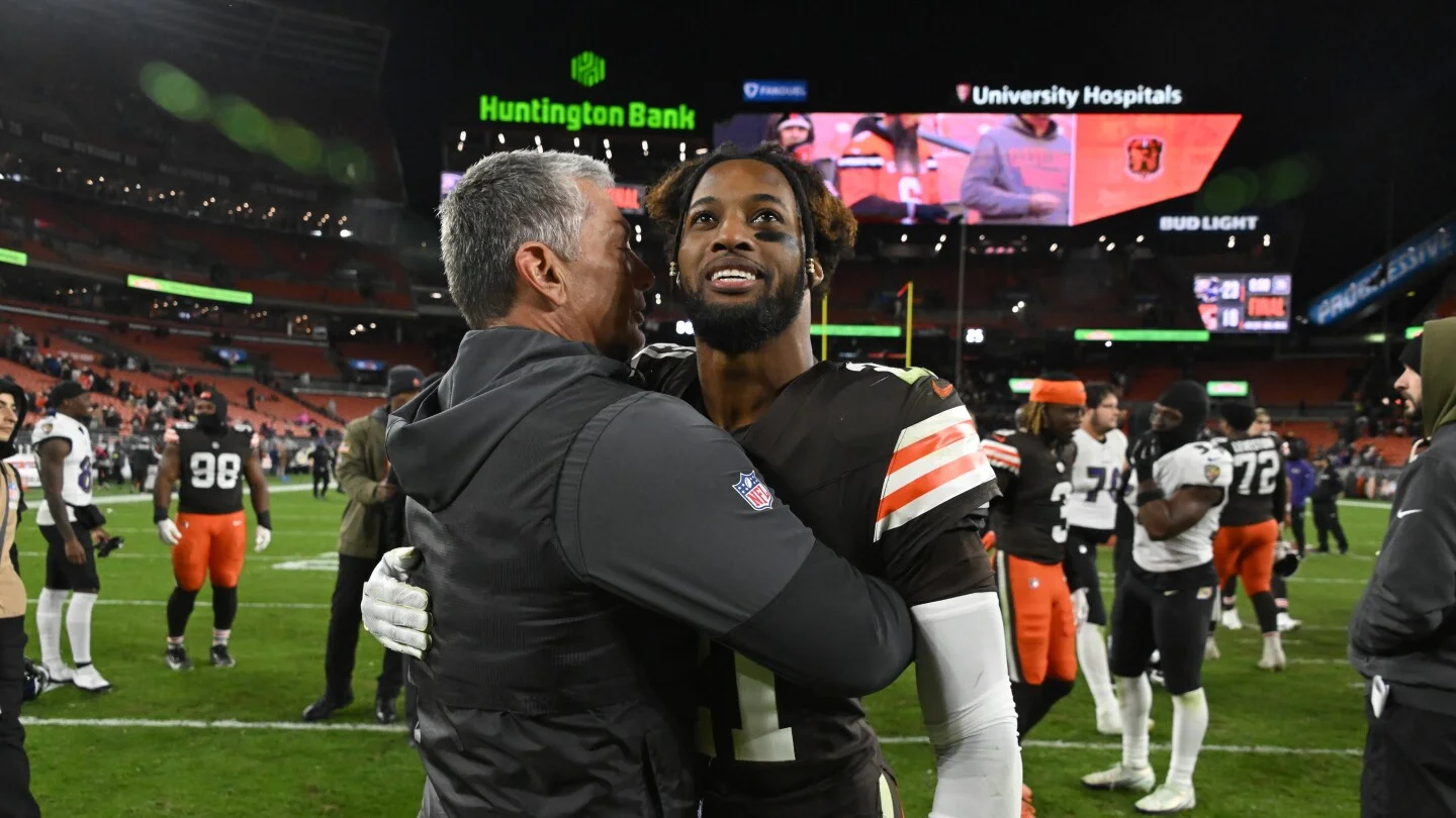 Ward backs keeping Schwartz as Browns weigh coaching future