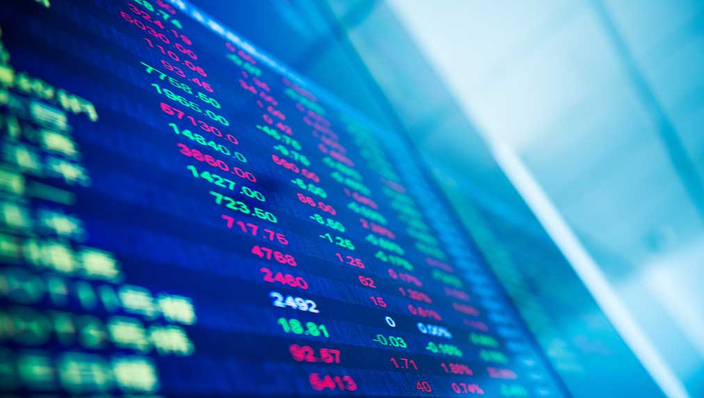 "Tech Sell-Off and Bank Earnings Drive Stock Market Dive: Live Updates"