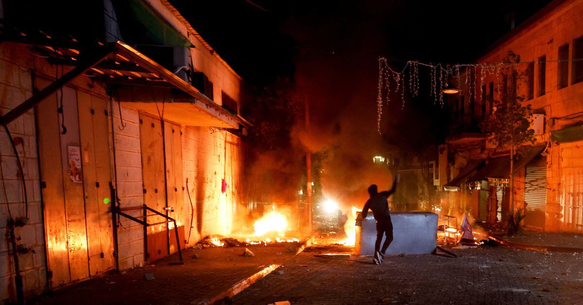 Israeli army clashes with Palestinians in rare Ramallah raid.