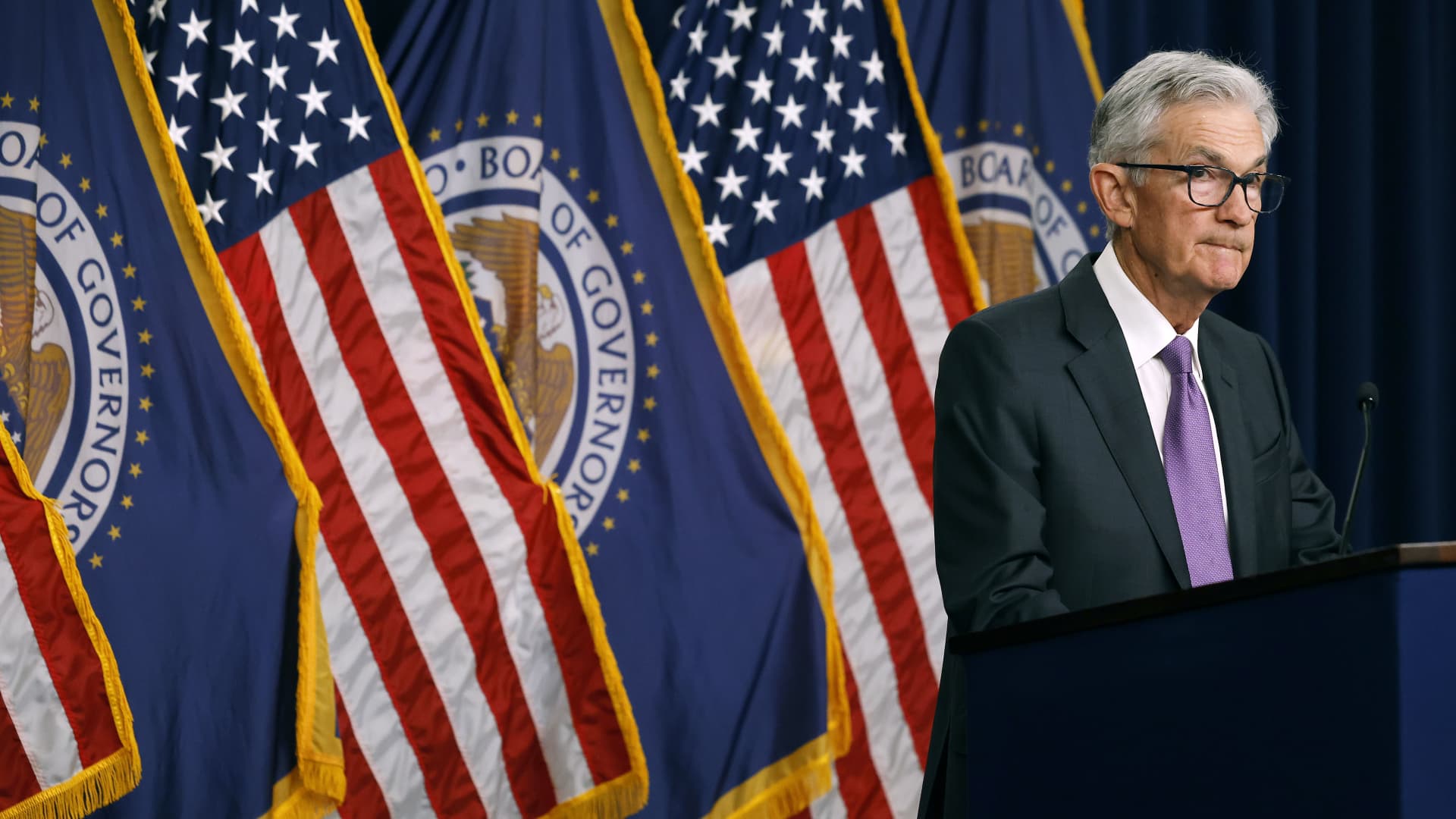 "Market Optimism: No Fed Rate Cuts, No Problem?"
