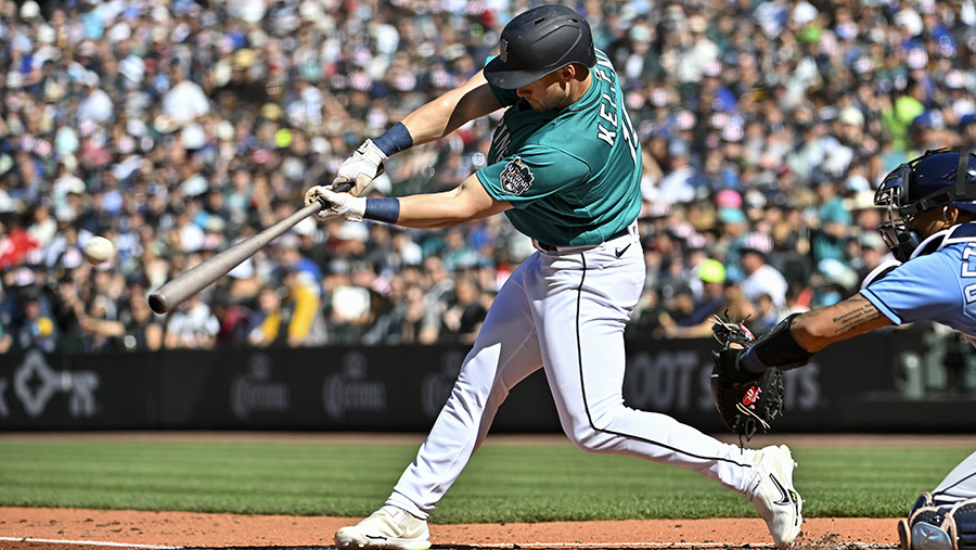 Featured image for Kelenic's clutch hit propels Mariners to victory over Rays