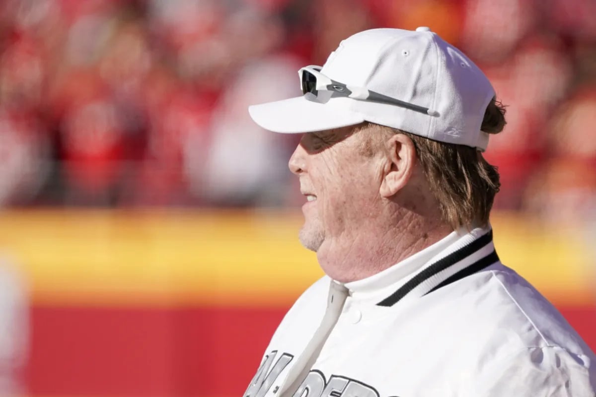 Featured image for "Mark Davis Acknowledges Chiefs' Right to Allegiant Stadium"