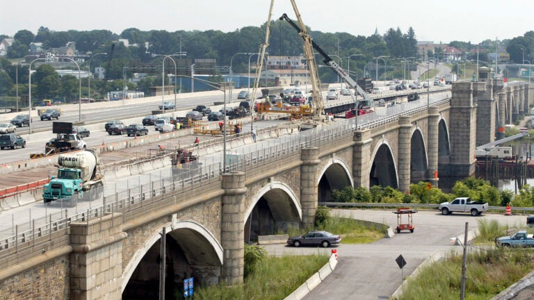Featured image for Bridge Breakdown: Washington Bridge Closure Causes Commuter Chaos and Prompts Alternative Solutions