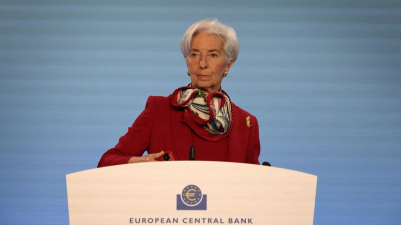 Lagarde confident US won't default on debt, warns against choosing between US and China.