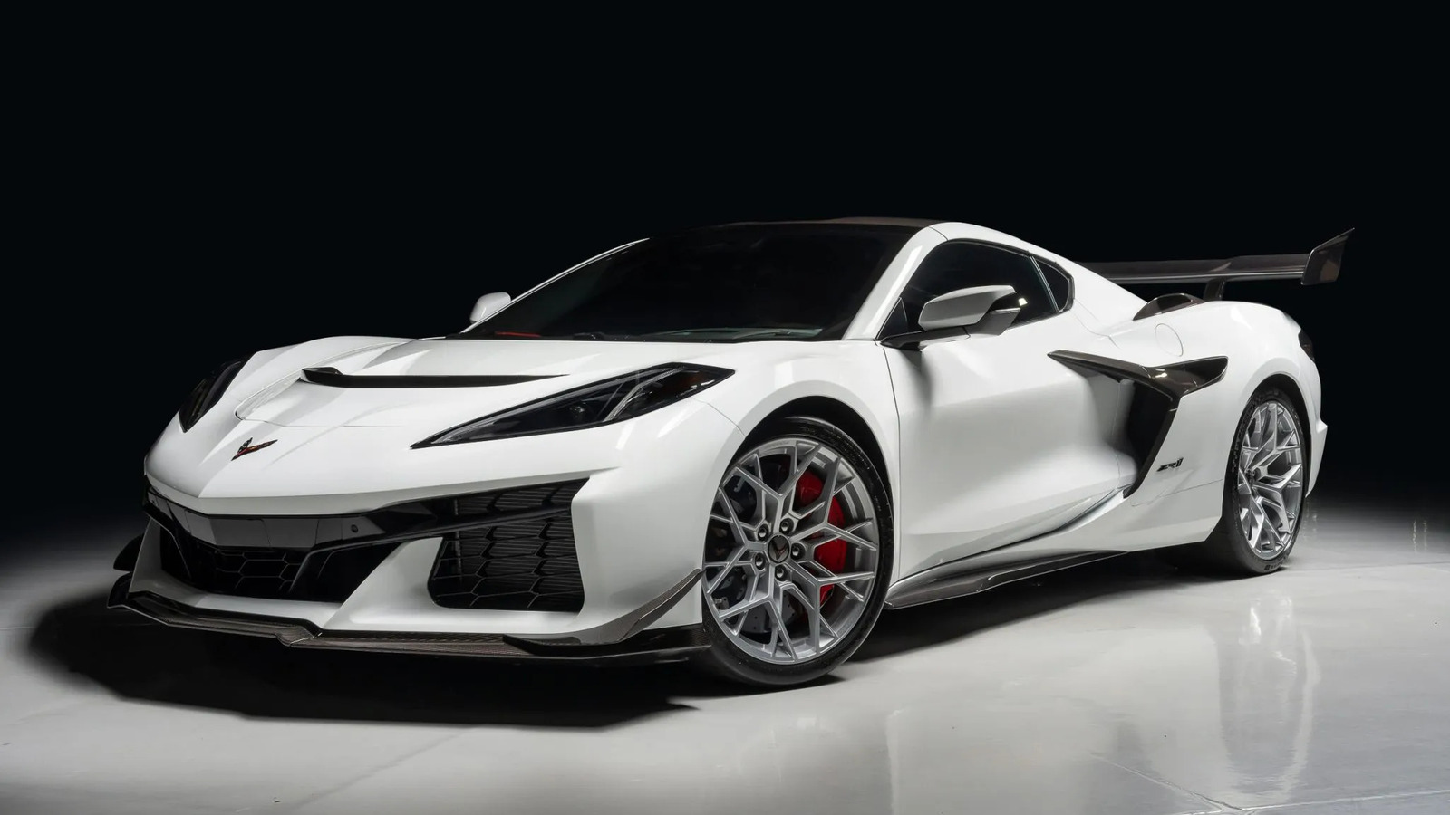 Featured image for Man Quickly Offloads 2026 Corvette ZR1 After 40 Miles