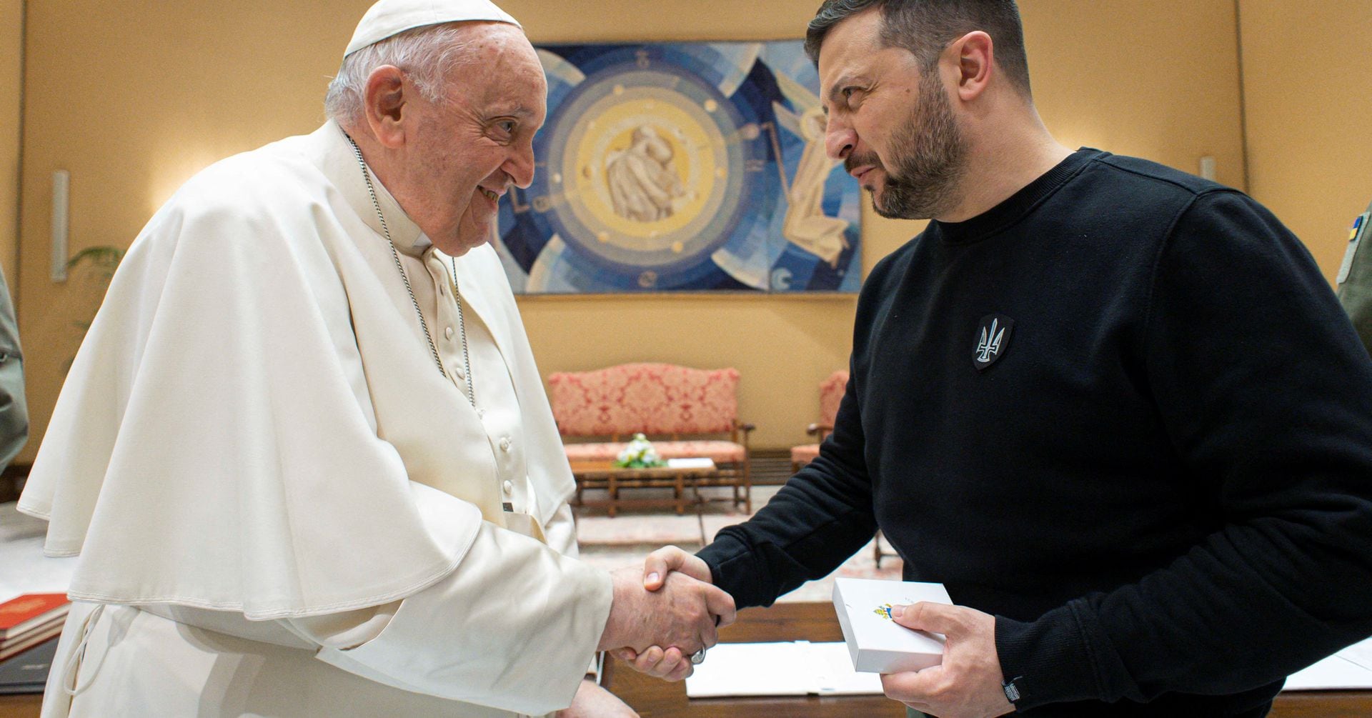"Pope Urges Ukraine to Embrace Negotiations with 'Courage of the White Flag'"