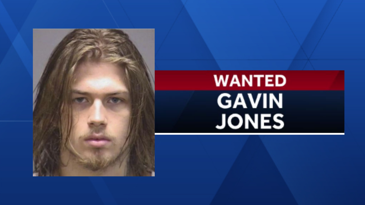 Manhunt underway for Oskaloosa shooting suspect