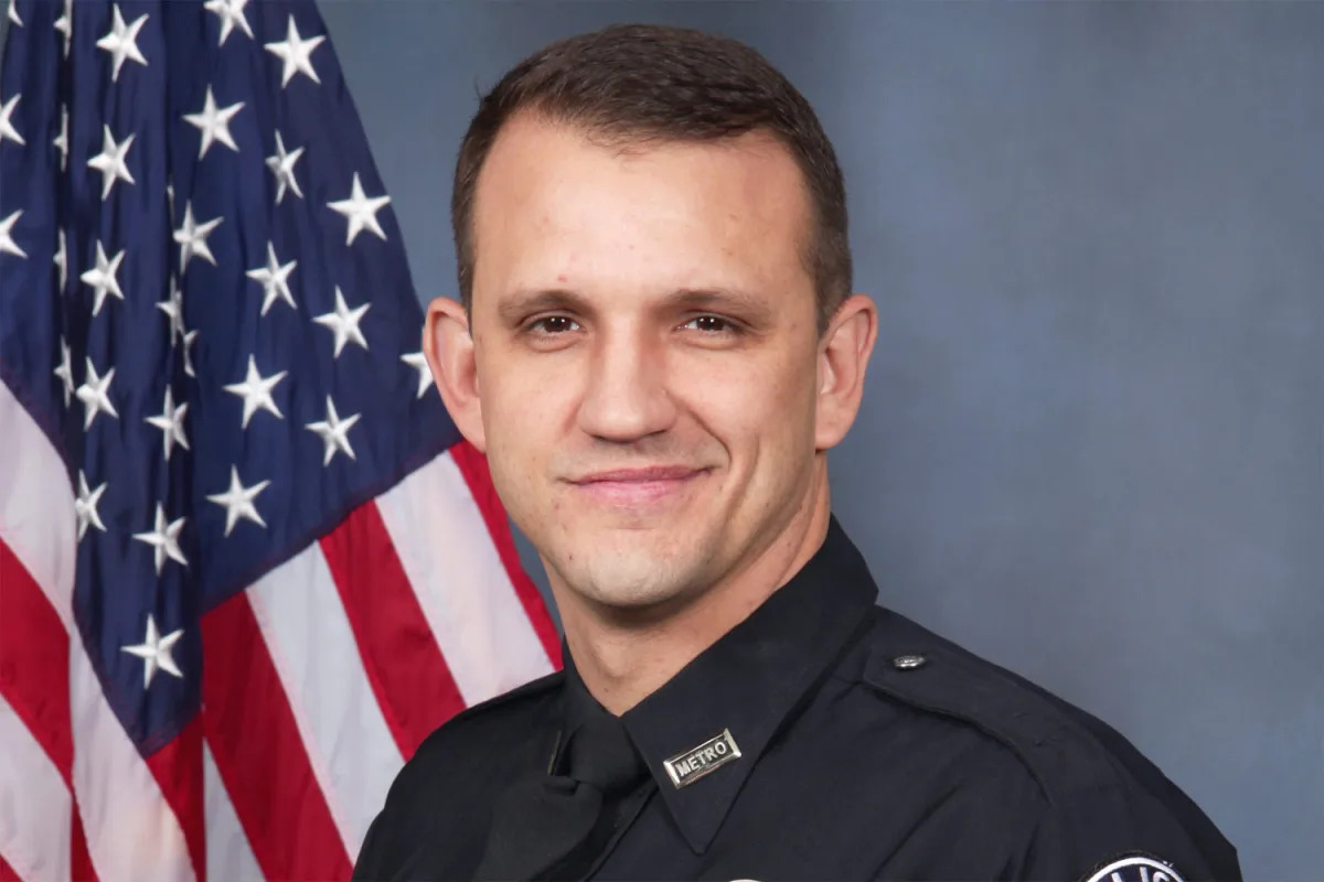 Featured image for Louisville Officer with Suspensions Arrests Golfer Scottie Scheffler